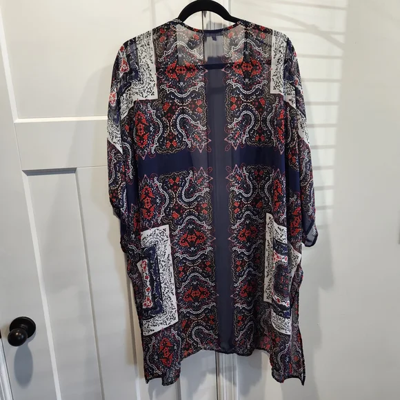 Maurices Navy Floral Open Front Kimono with Red Accents Size 2/3 - Picture 3 of 6